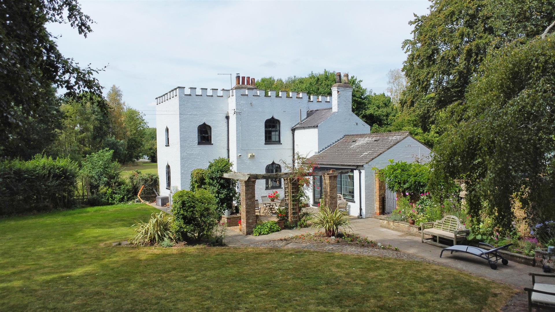 White Cross, Nr. Leven